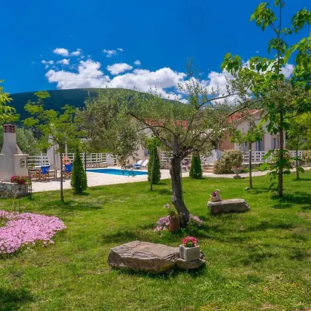 Country Style Christina