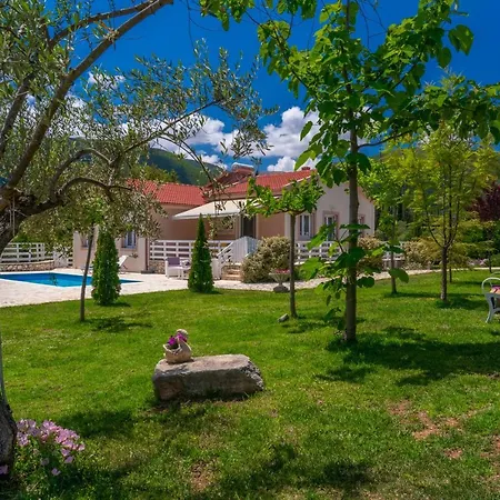 Country Style Christina