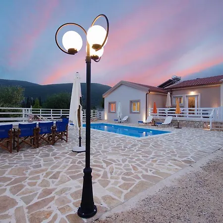 Villa Country Style Christina *