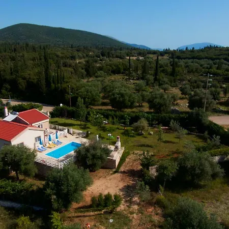 Country Style Christina Pouláta