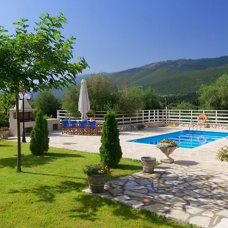 Country Style Christina Pouláta