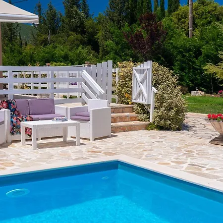 Country Style Christina Pouláta